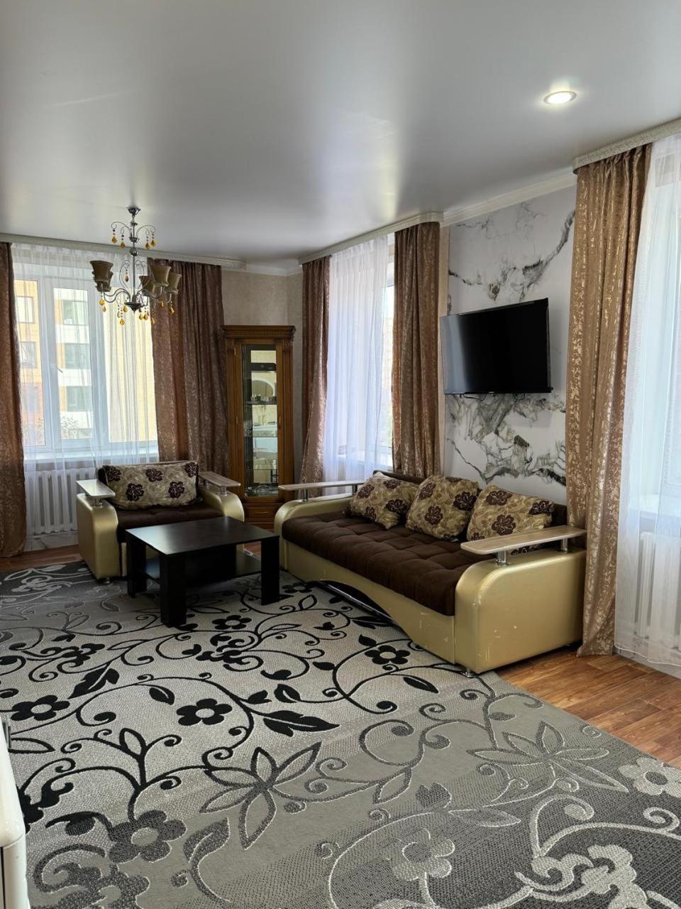The Grand Hotel Semey Eksteriør billede